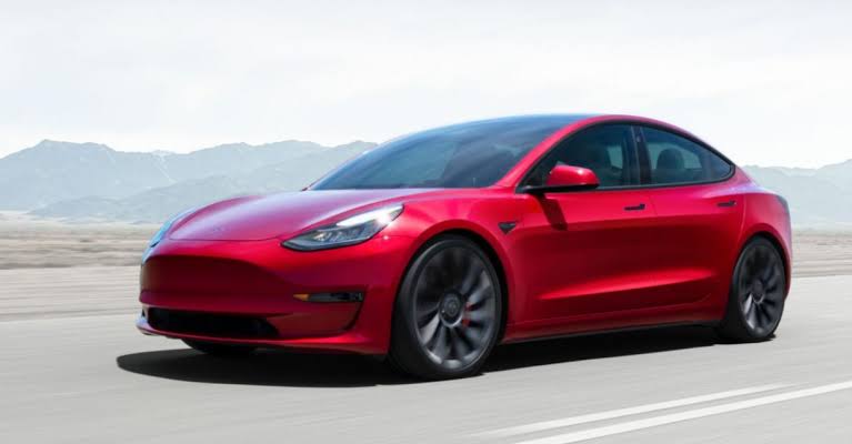 Tesla Model 3 İncelemesi