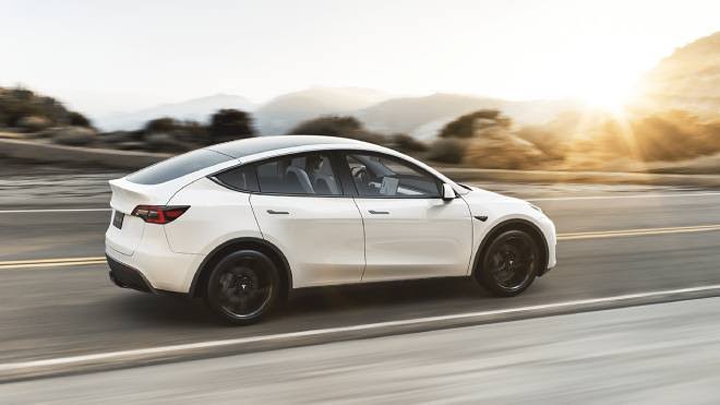 Tesla Model Y Menzili