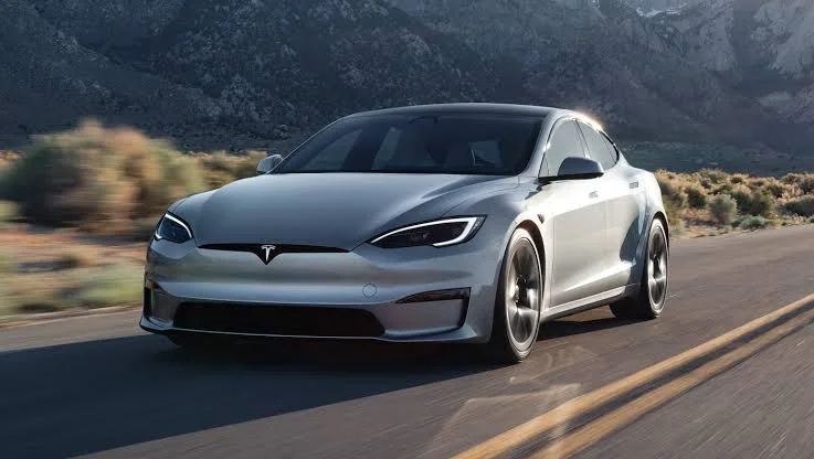 Tesla Model S Kullanıcı Yorumları: Artıları ve Eksileri Neler?