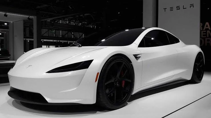 Tesla Roadster: Elektrikli Spor Araba