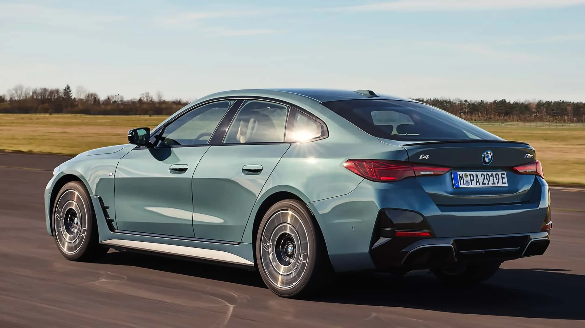 BMW i4 M60, Çok Güçlü Geliyor!