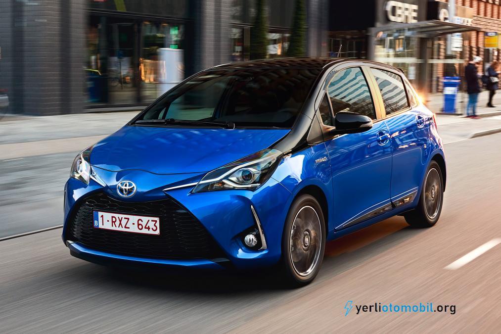 2017_toyota_yaris_hybrid_blue_dynamic_21-1.jpg