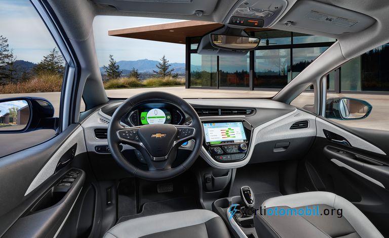 2021 Elektrikli Chevrolet Bolt Detayları neler? Motor, Şanzıman ve Performans, hakkında, Menzil, Şarj ve Pil Ömrü, İç Mekan, Konfor hakkında sizlere detaylar sunacağız.